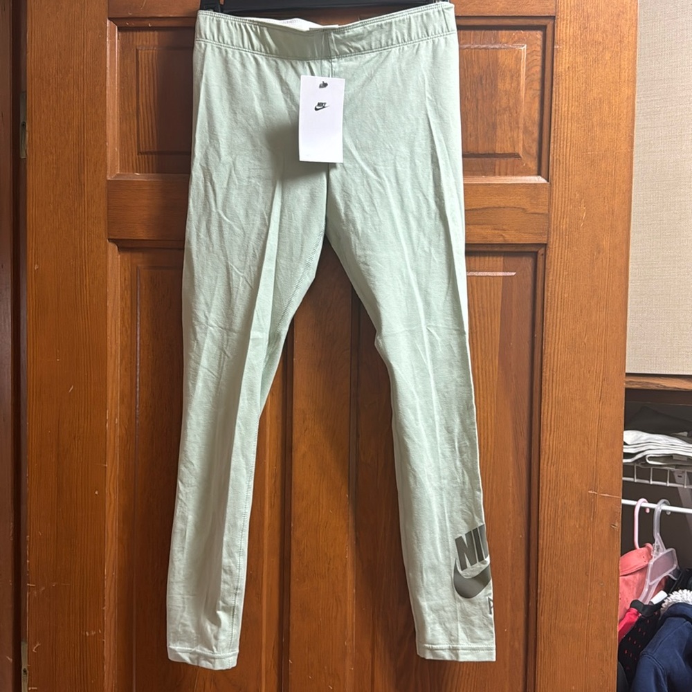 NWT Nike air girl’s leggings